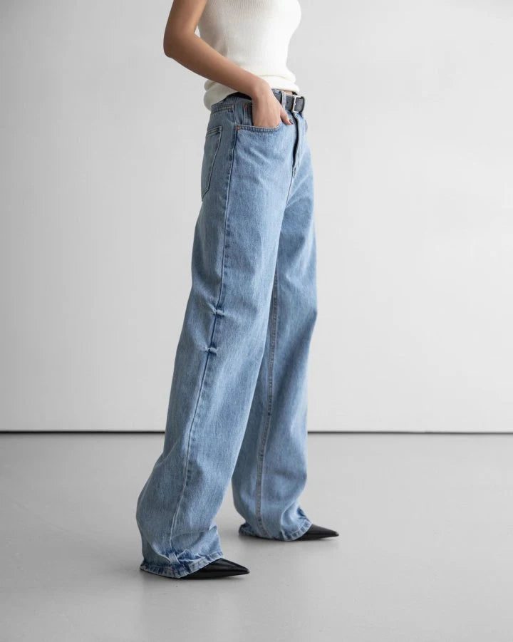 The straight jeans